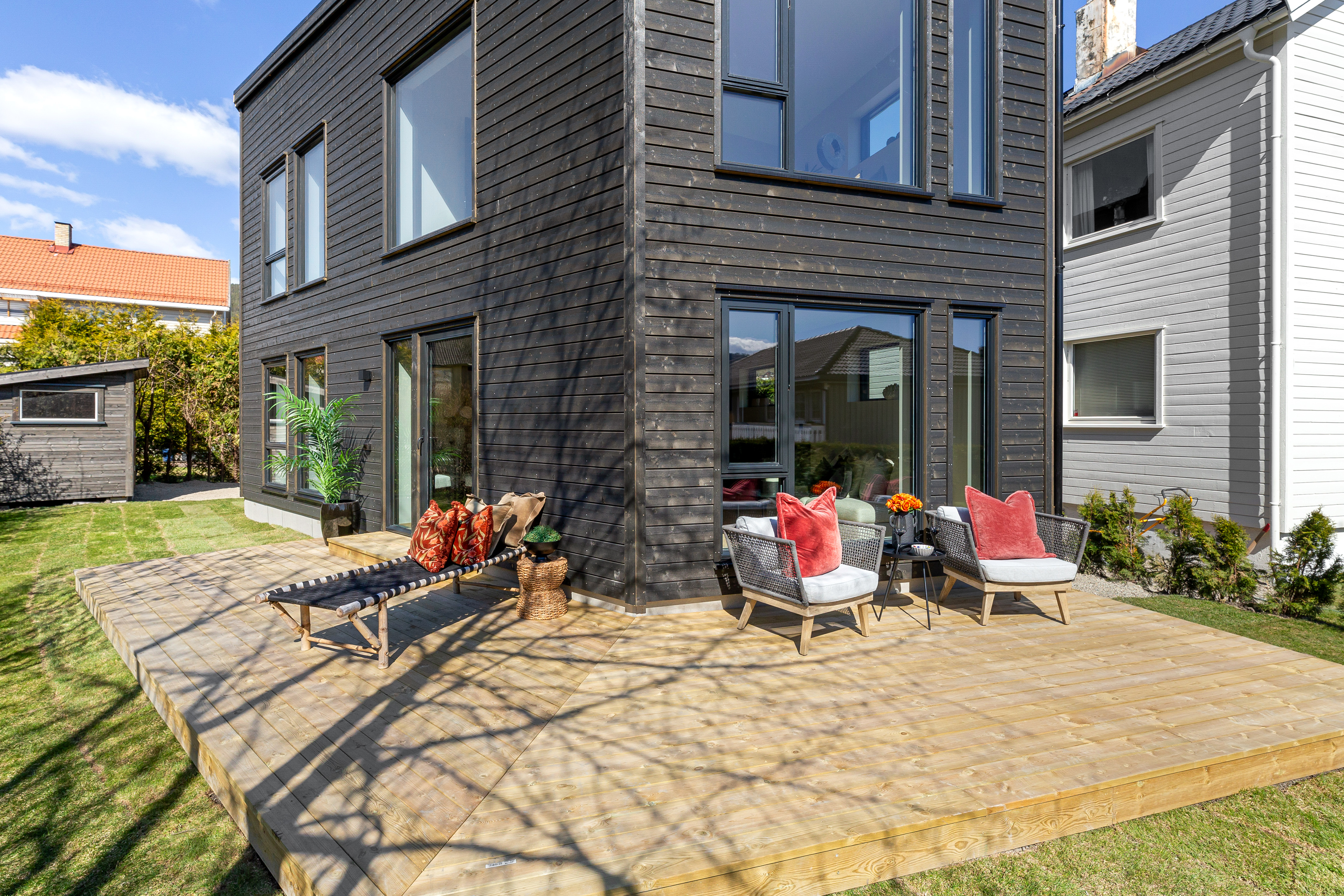 Ferdig bolig med terrasse og uteplass